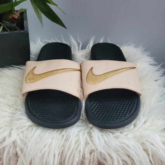 NIKE Women's Benassi Gold Swoosh Slides 12 - Picture 1 of 9
